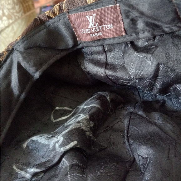 Tanya Tucker signed, Authentic vintage Louis Vuitton hat . 1990s - Picture 6 of 6